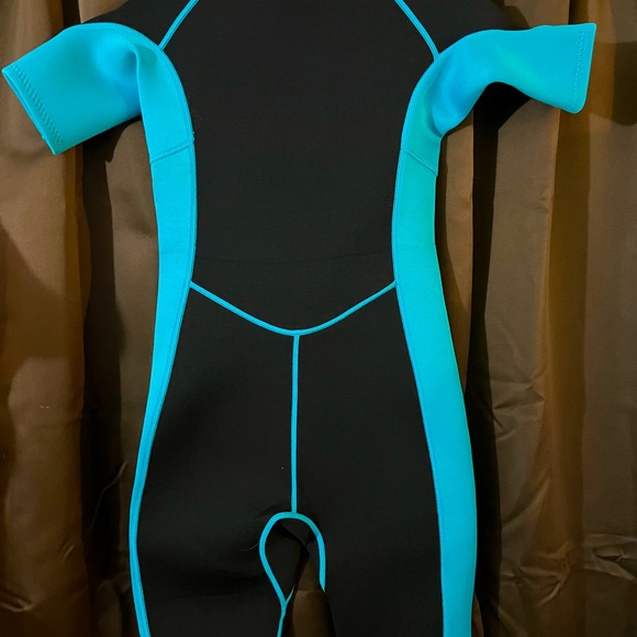 Kids Hecto Shorty Wet Suit, Size 12, nice thickness, neoprene , front zip - Picture 3 of 3